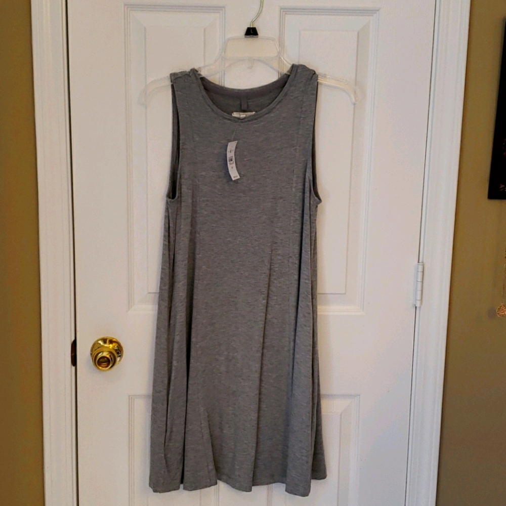Sleeveless dress